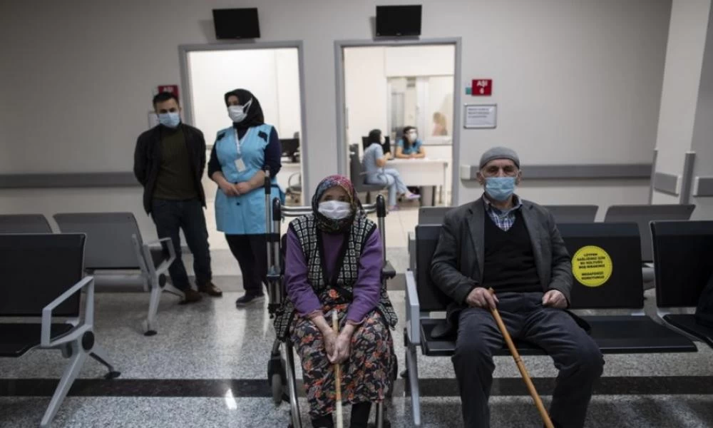 Κορονοϊός: Πλησιάζουν τους 30.000 οι νεκροί στην Τουρκία